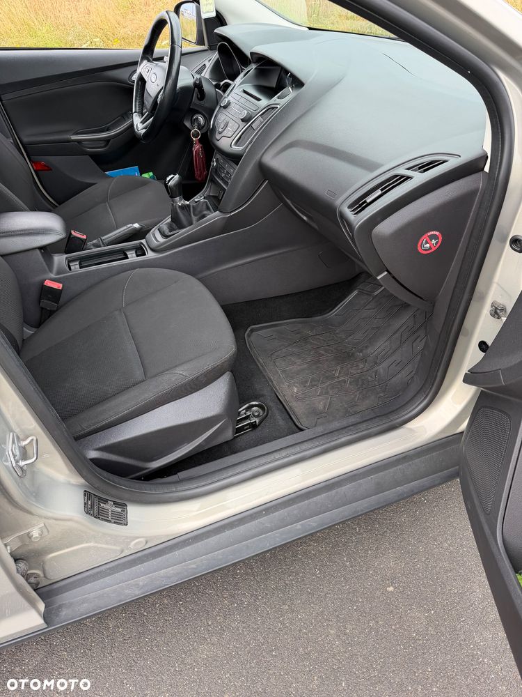 Ford Focus 1.6 Edition - 8