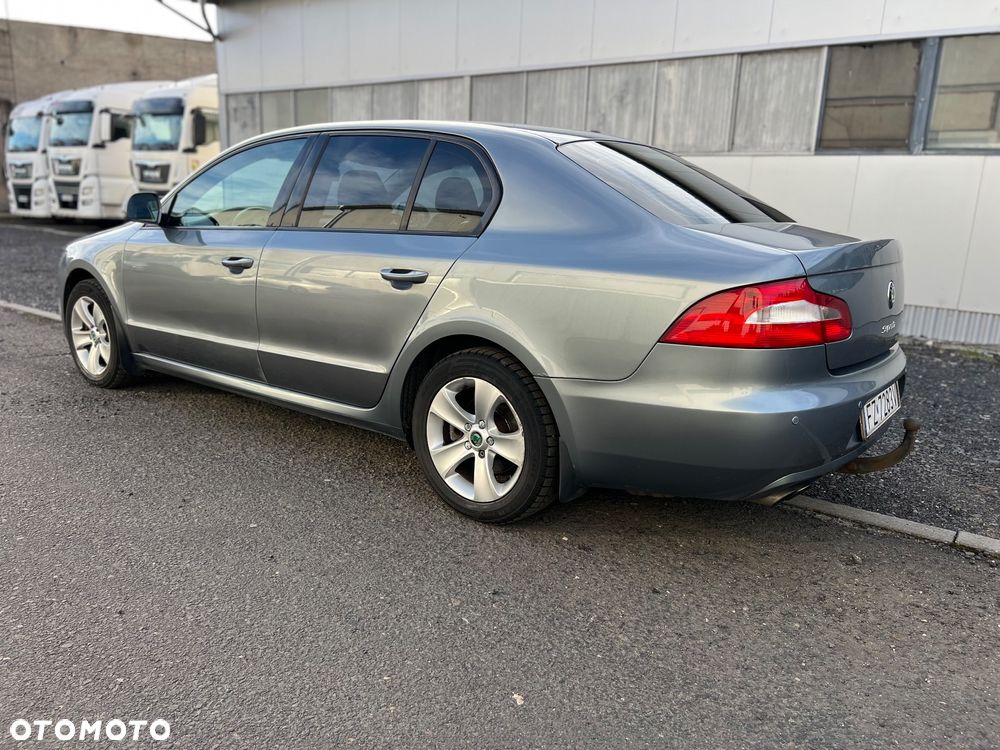 Skoda Superb 1.8 TSI Elegance DSG - 9