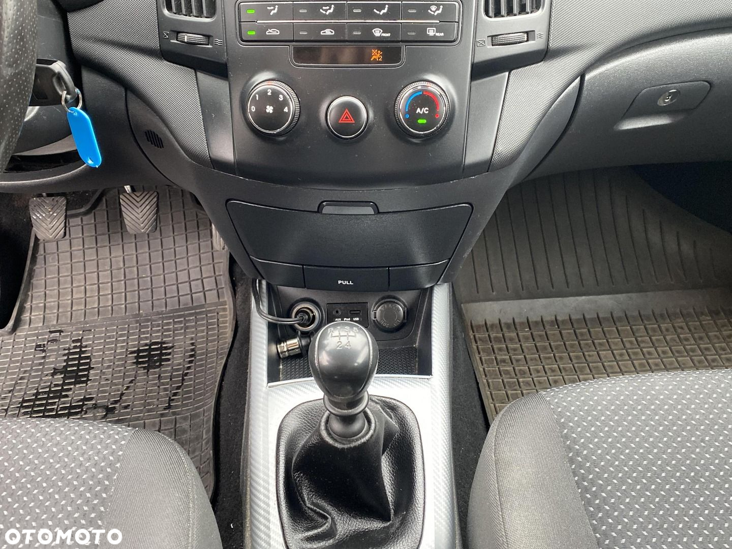 Hyundai i30 1.4 Base + - 23