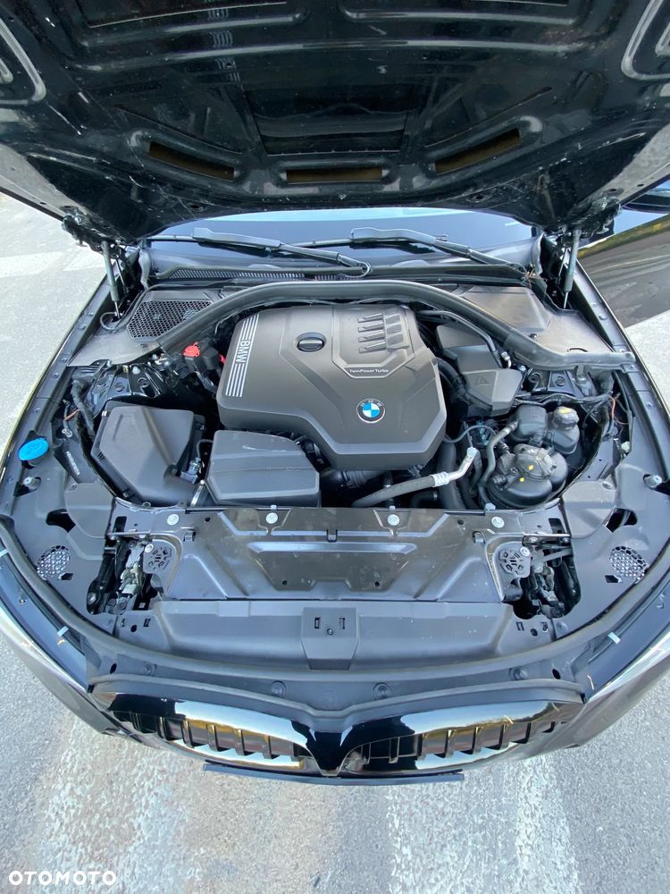 BMW Seria 3 330i M Sport - 17
