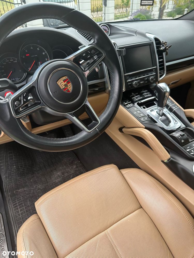 Porsche Cayenne Standard - 7