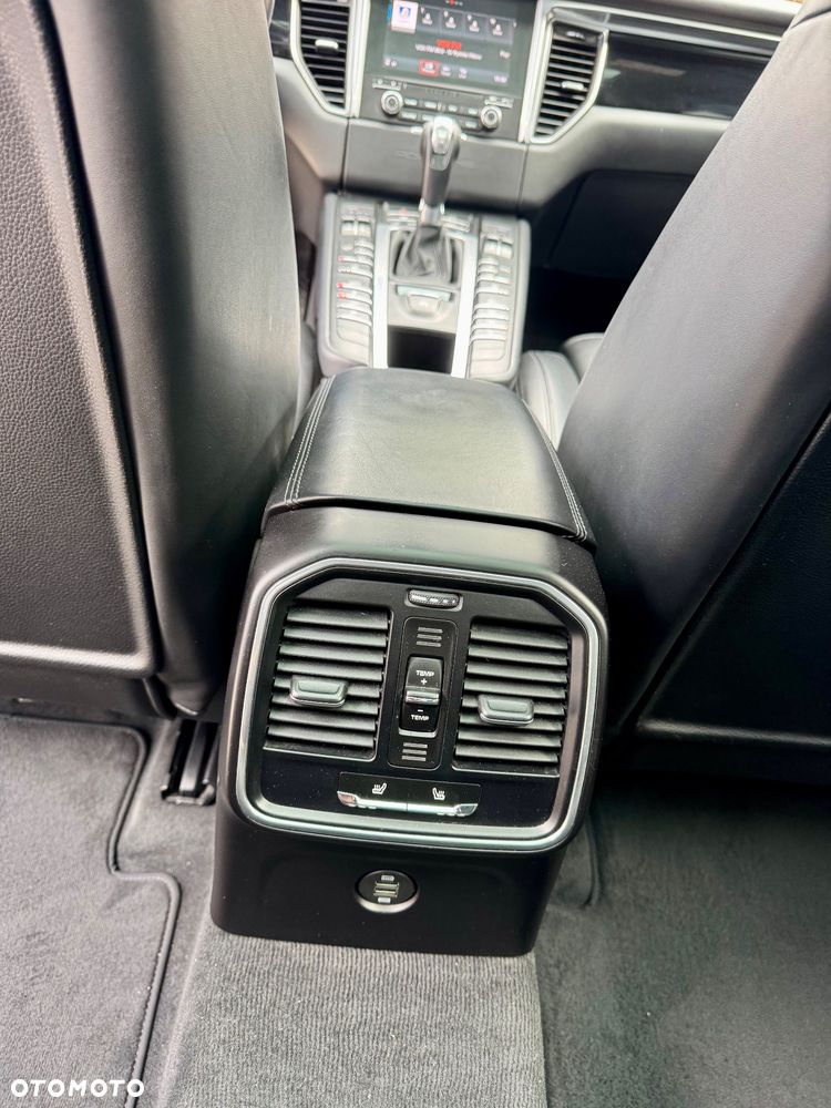 Porsche Macan S - 24