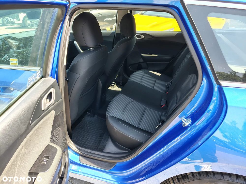 Kia Ceed 1.5 T-GDI M DCT - 9