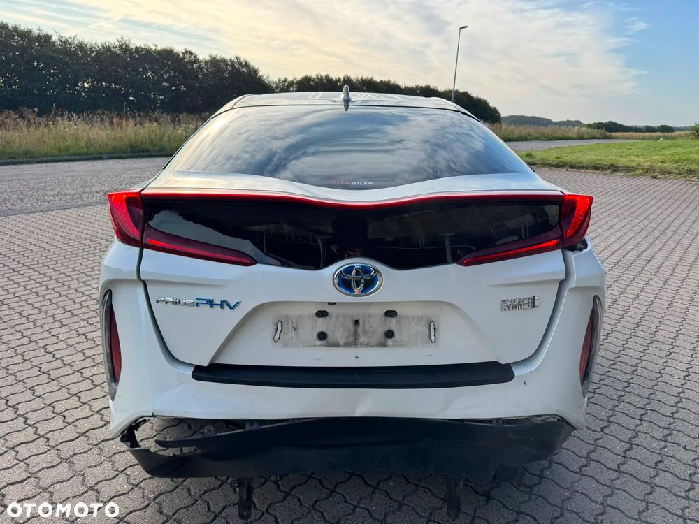 Toyota Prius Hybrid Executive - 5