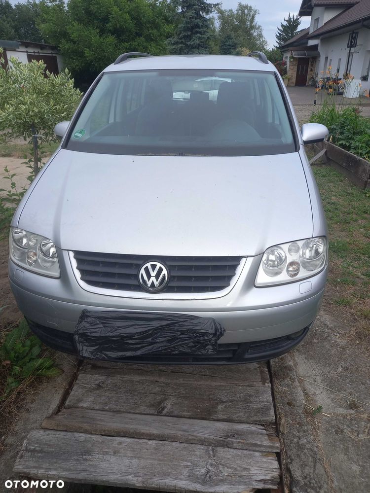 Volkswagen Touran - 1