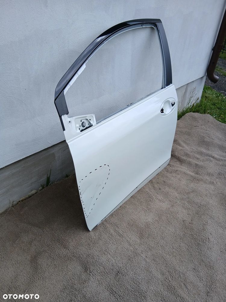 DRZWI PRZEDNIE LEWE TOYOTA YARIS III LIFT ROK 14/18 - 3
