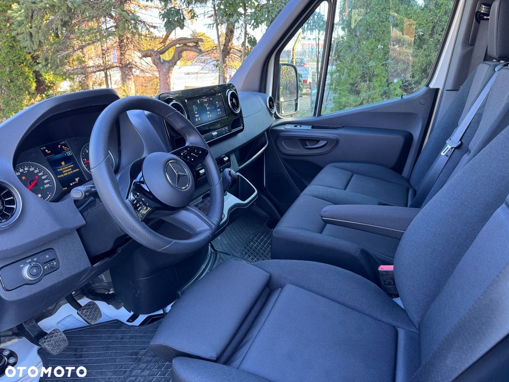 Mercedes-Benz SPRINTER - 29