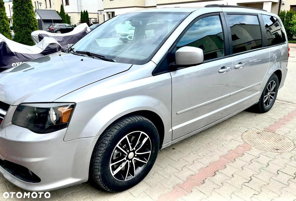 Dodge Grand Caravan 3.6 R/T - 1
