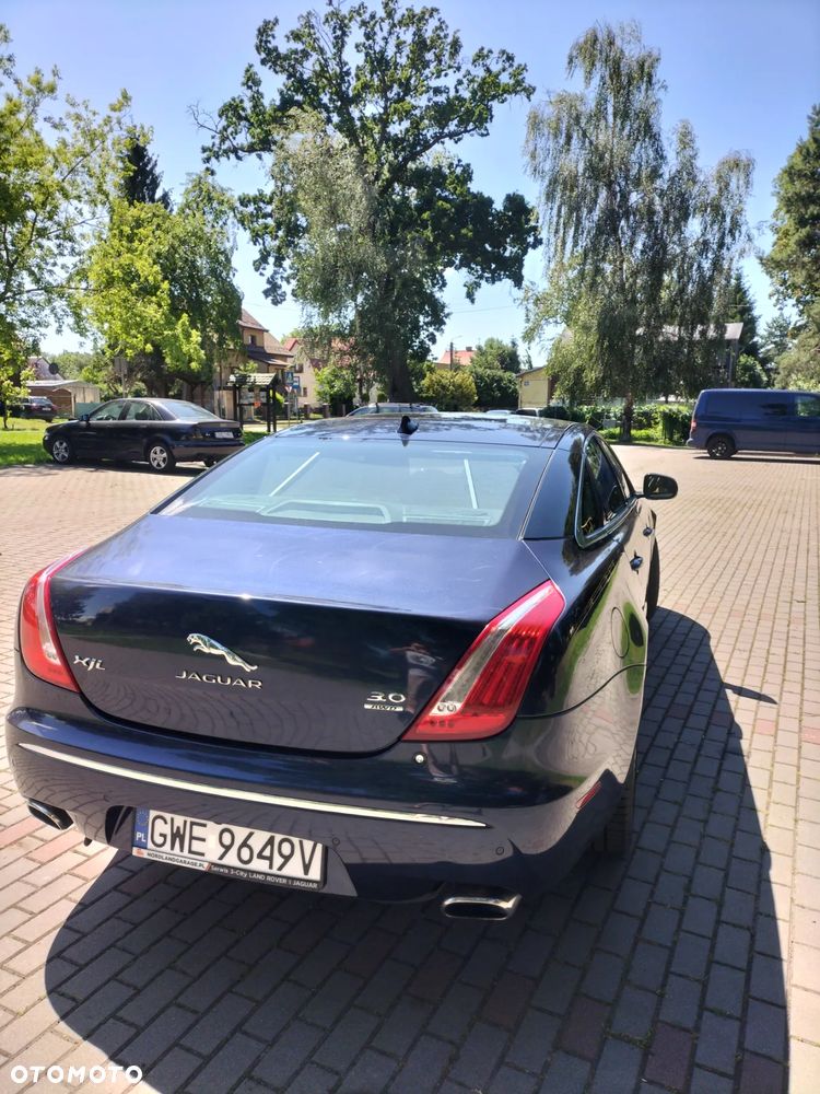 Jaguar XJ 3.0 T AWD LWB Portfolio - 5
