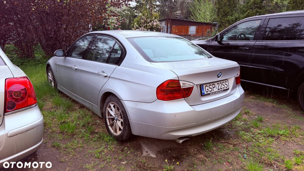 BMW Seria 3 318i - 5