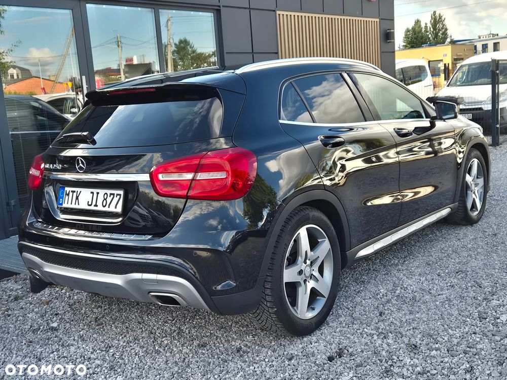 Mercedes-Benz GLA 250 UrbanStyle Edition - 10