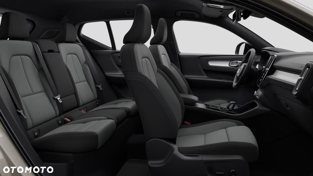 Volvo XC 40 B3 Plus Dark - 15