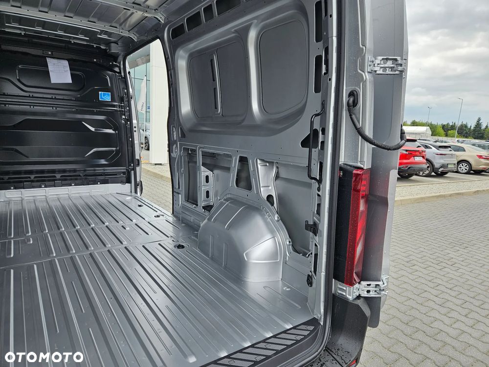Renault Master Furgon L3H2 2.0dCi 170 AT9 - 10