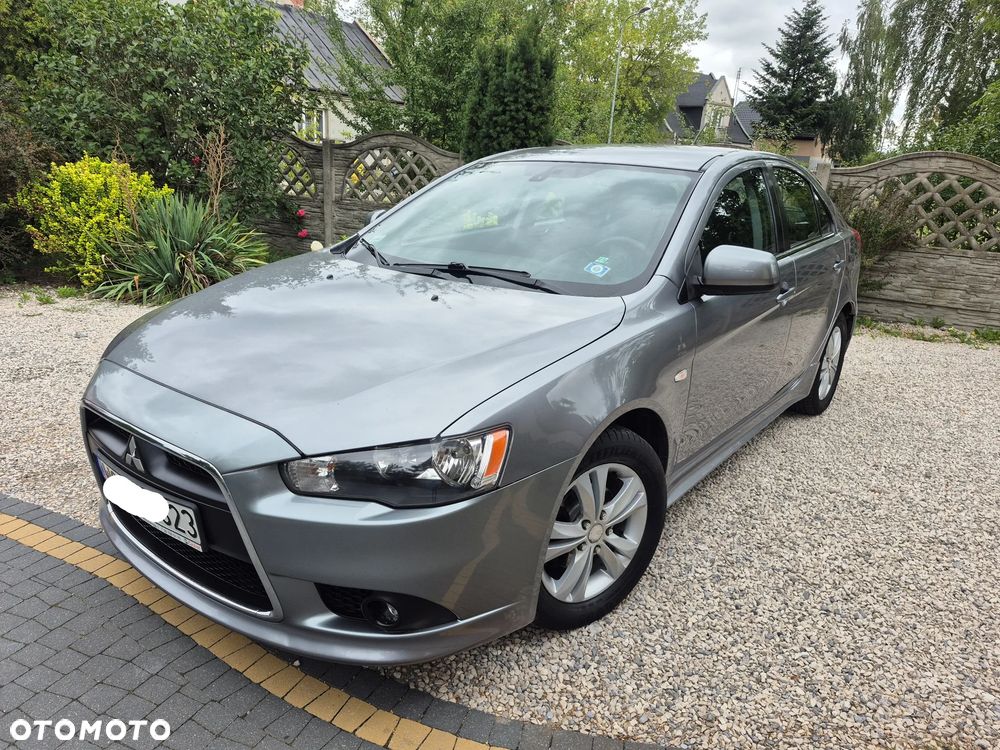 Mitsubishi Lancer 1.6 Inform - 1