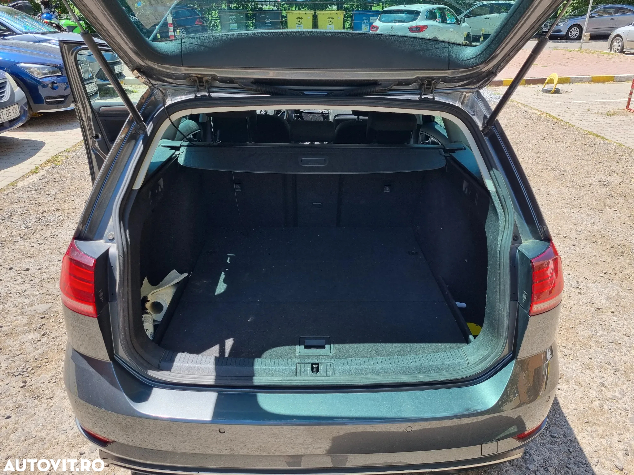 Volkswagen Golf 1.6 TDI Comfortline - 10