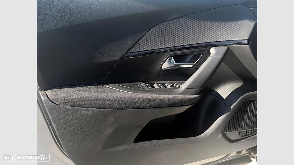 Peugeot 2008 1.2 Hybrid Style e-DCS6 - 12