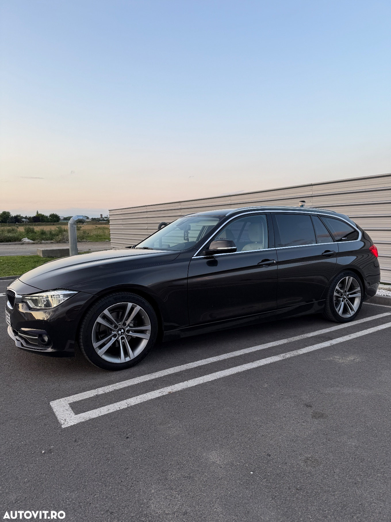BMW Seria 3 320d Aut. Luxury Line - 31