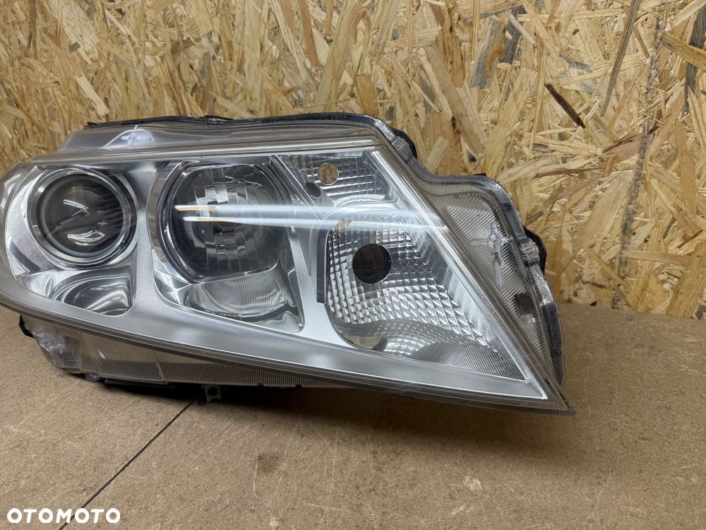 LAMPA PRZÓD PRAWA PRZEDNIA PRAWA SOCZEWKA ZWYKŁA SUZUKI VITARA III KOITO 100-18097 - 20