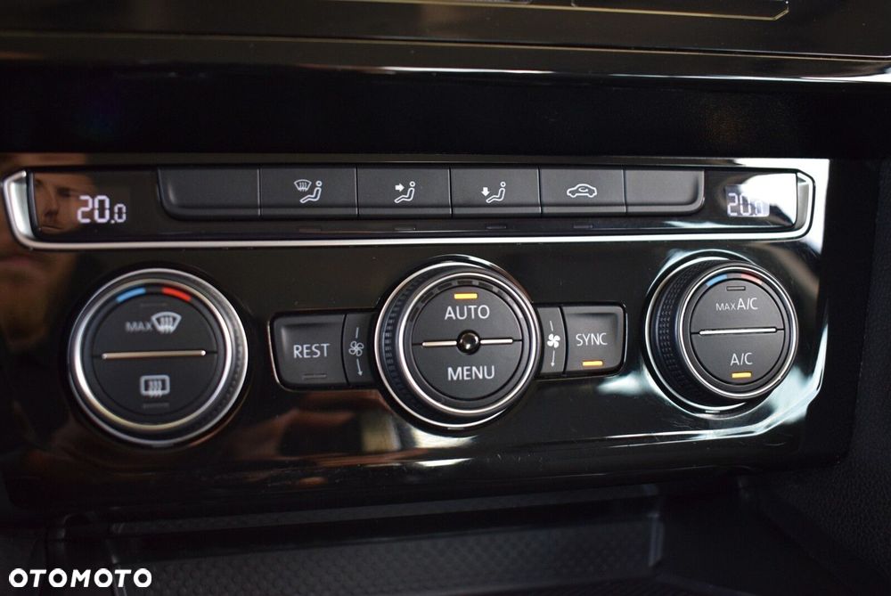 Volkswagen Passat - 23