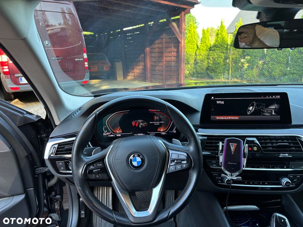 BMW Seria 5 518d Sport Line sport - 14