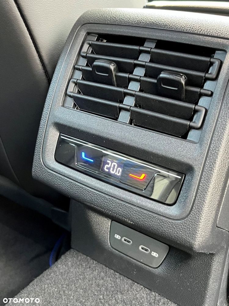 Volkswagen Golf Variant - 12