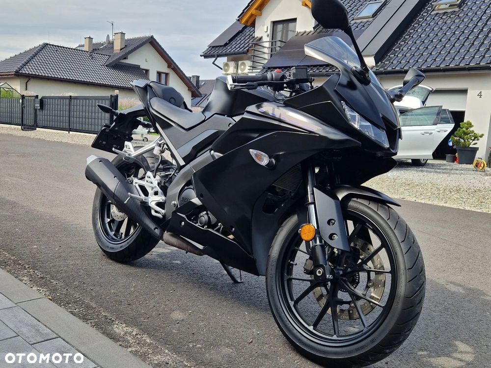 Yamaha YZF - 6