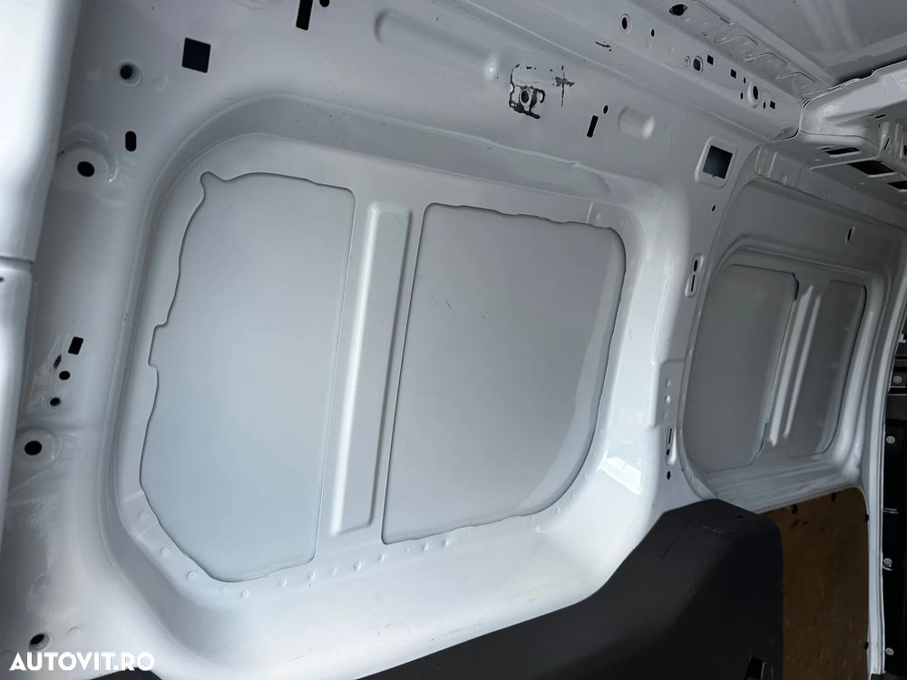 Ford Transit Connect - 18