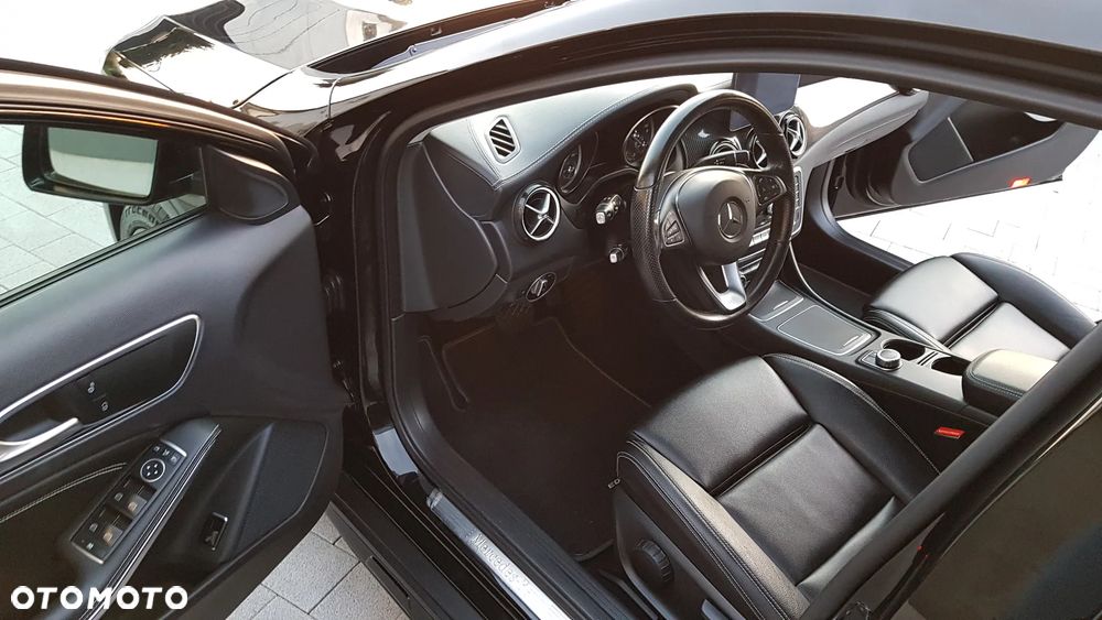 Mercedes-Benz GLA 180 7G-DCT AMG Line - 5