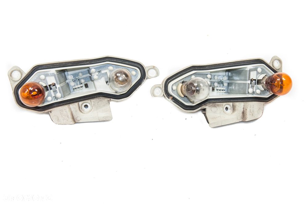 WKŁAD LAMPY PRAWY LEWY TYŁ OPEL VECTRA C KOMBI OE - 1