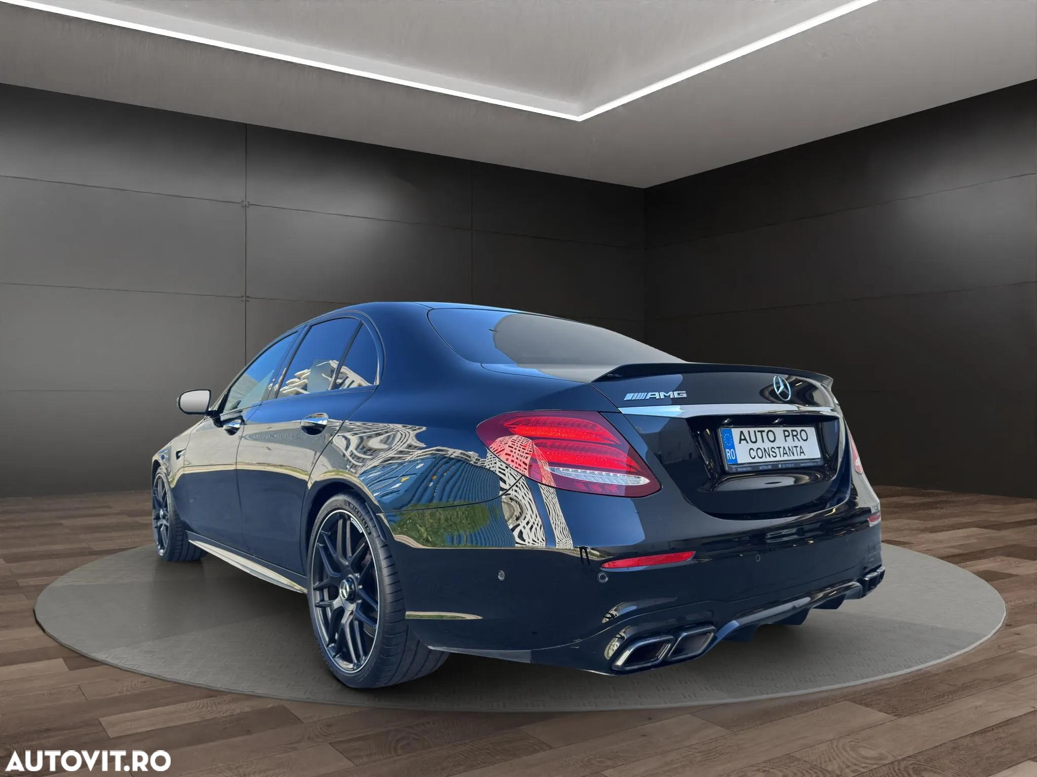 Mercedes-Benz E 63 AMG 4MATIC Aut. - 4