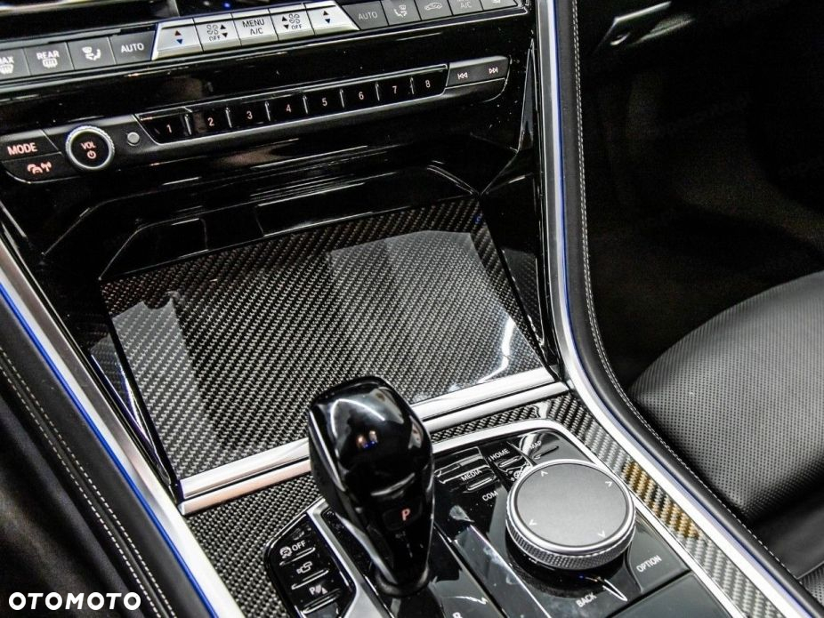 BMW Seria 8 - 12