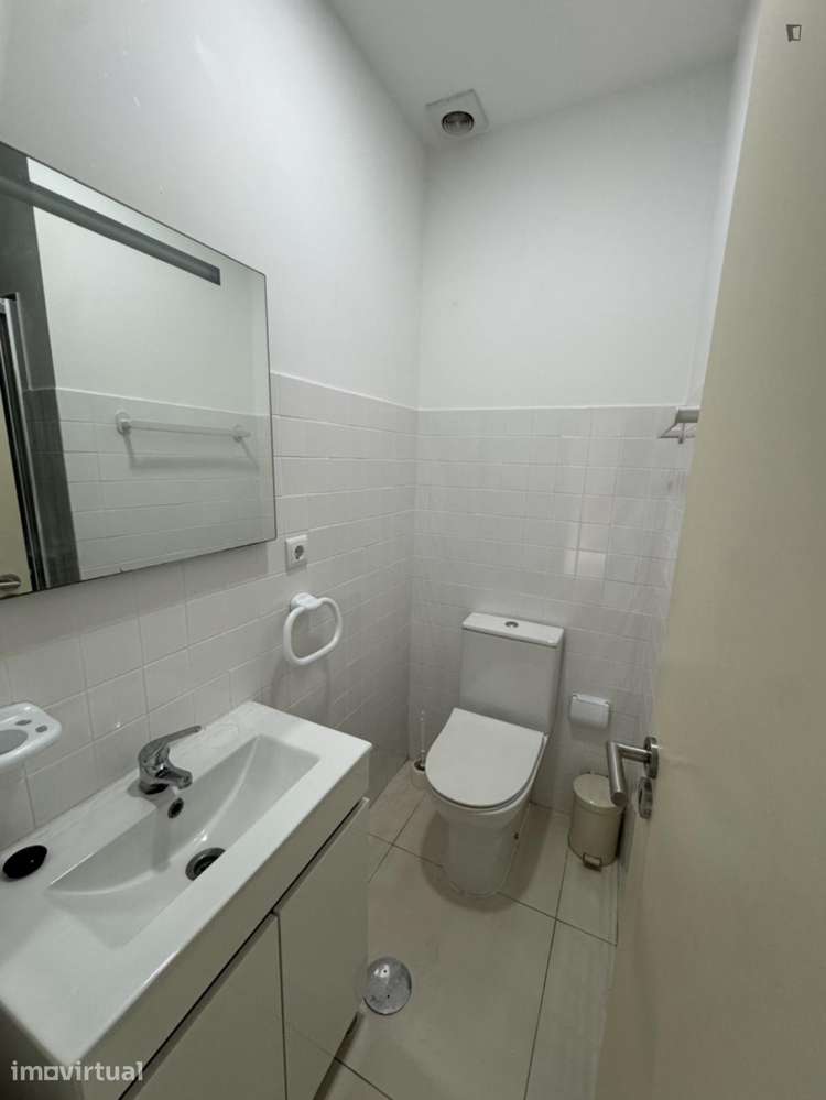 Quarto - localizado em São Romão Coimbra - Grande imagem: 2/10