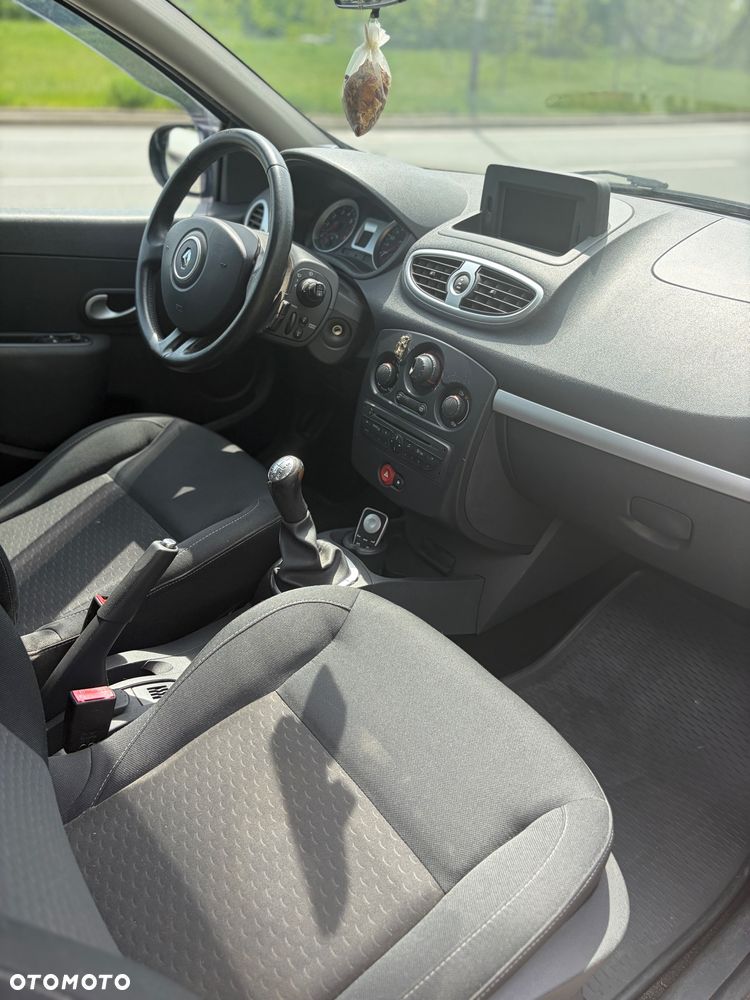 Renault Clio 1.2 16V Tech Run - 13