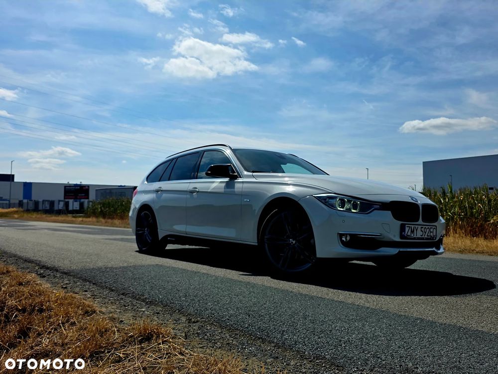 BMW Seria 3 320d xDrive Sport-Aut Luxury Line - 7