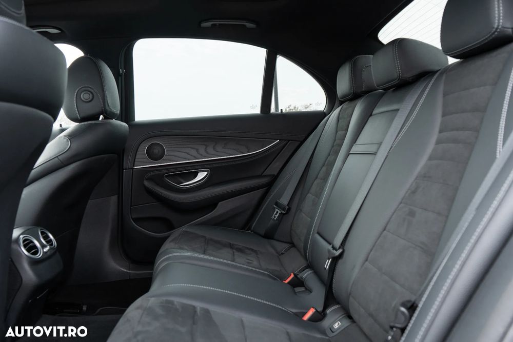 Mercedes-Benz E 300 de 9G-TRONIC AMG Line - 39