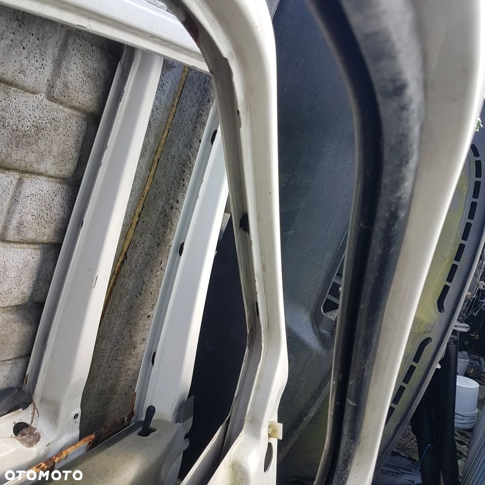 uszczelka listwa zgarniająca wewnętrzna szyby z drzwi transporter vw t4 - 7
