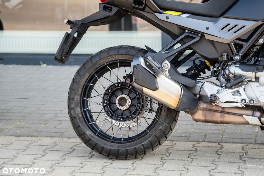 Moto Guzzi Stelvio - 10