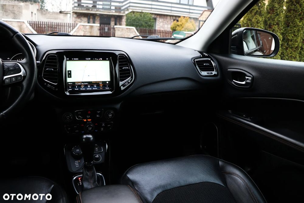 Jeep Compass - 30