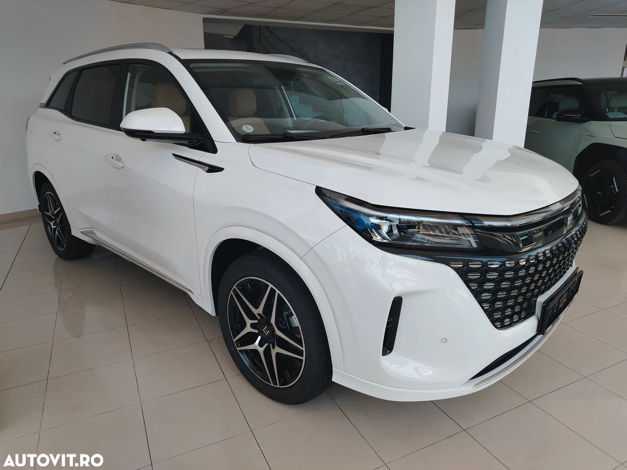 DFSK E5 Fengon PHEV - 2