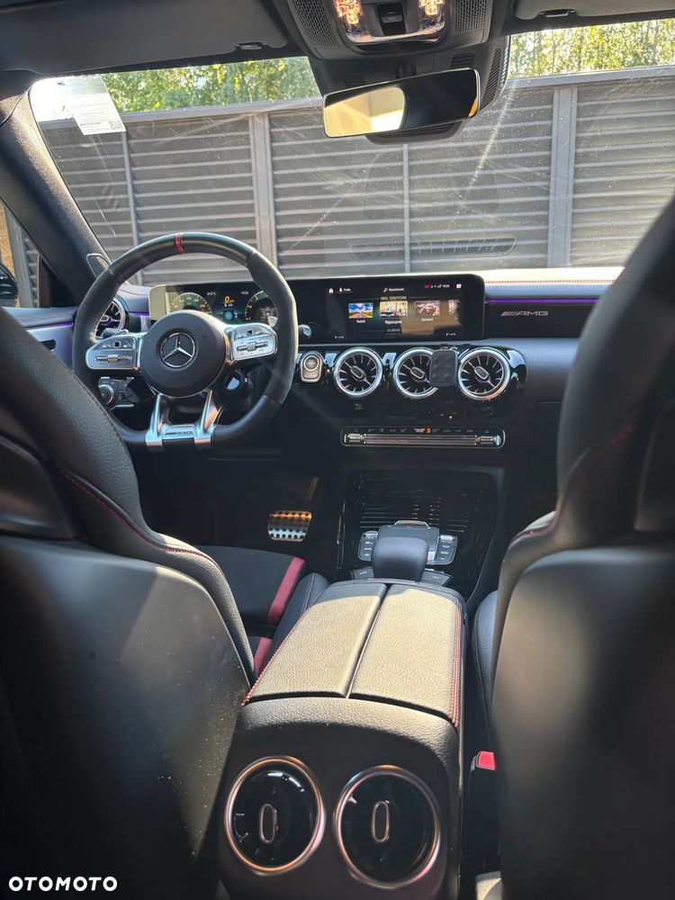 Mercedes-Benz CLA - 9