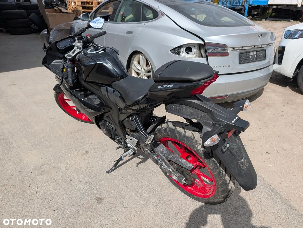 Suzuki GSX-R - 4