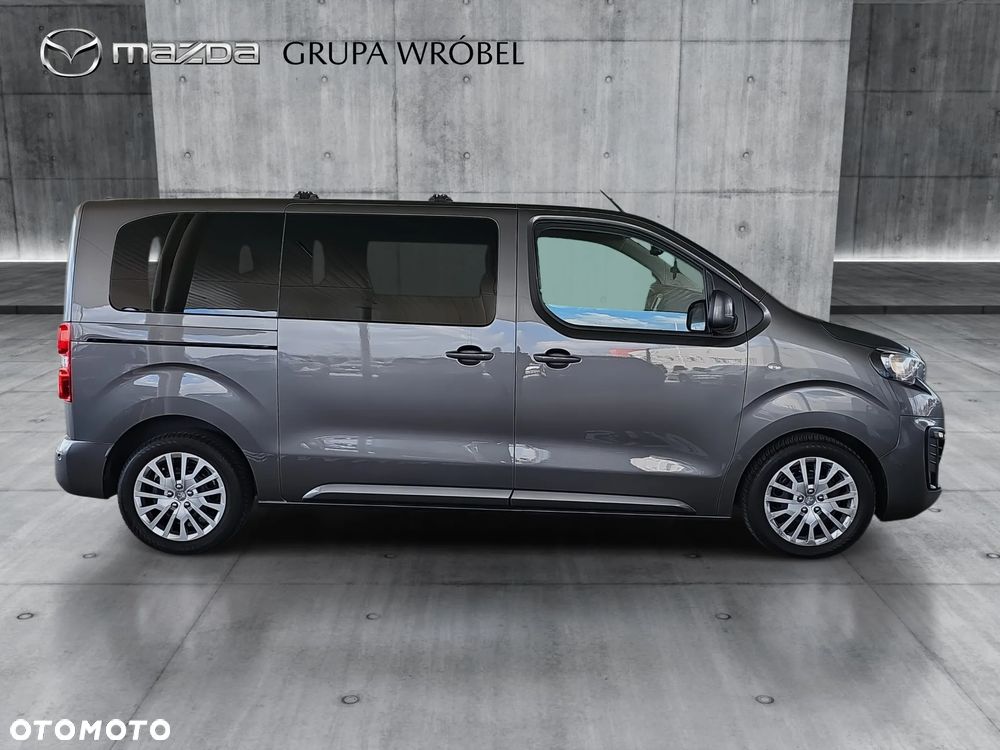 Peugeot Traveller - 8