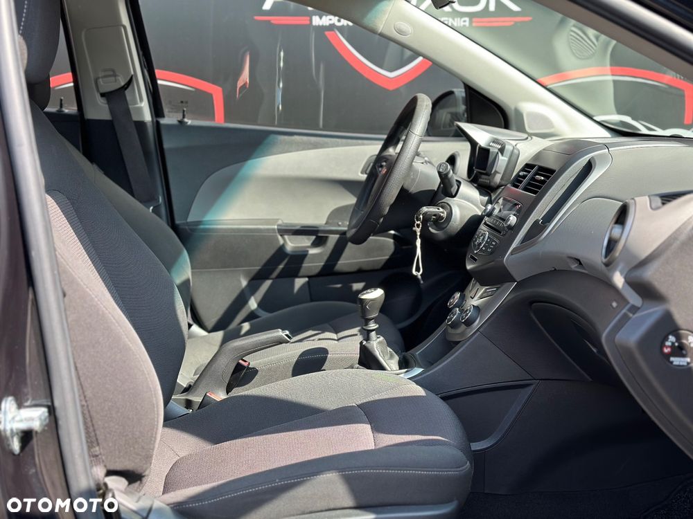Chevrolet Aveo - 31