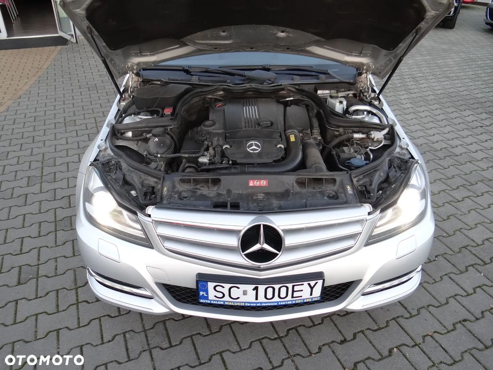 Mercedes-Benz Klasa C 180 CGI BlueEff Avantgarde - 39