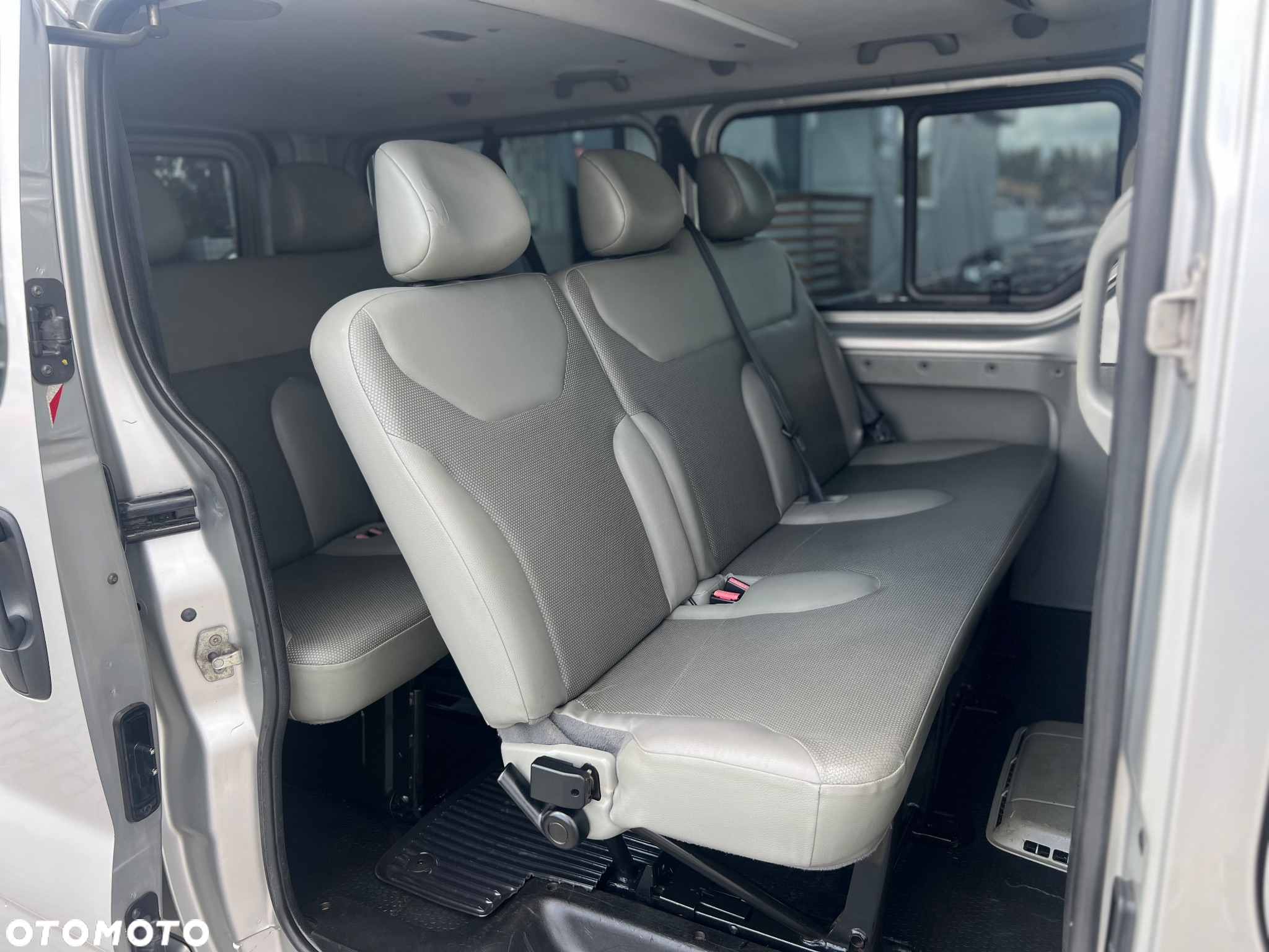 Opel Vivaro L2H1 2.9t - 15