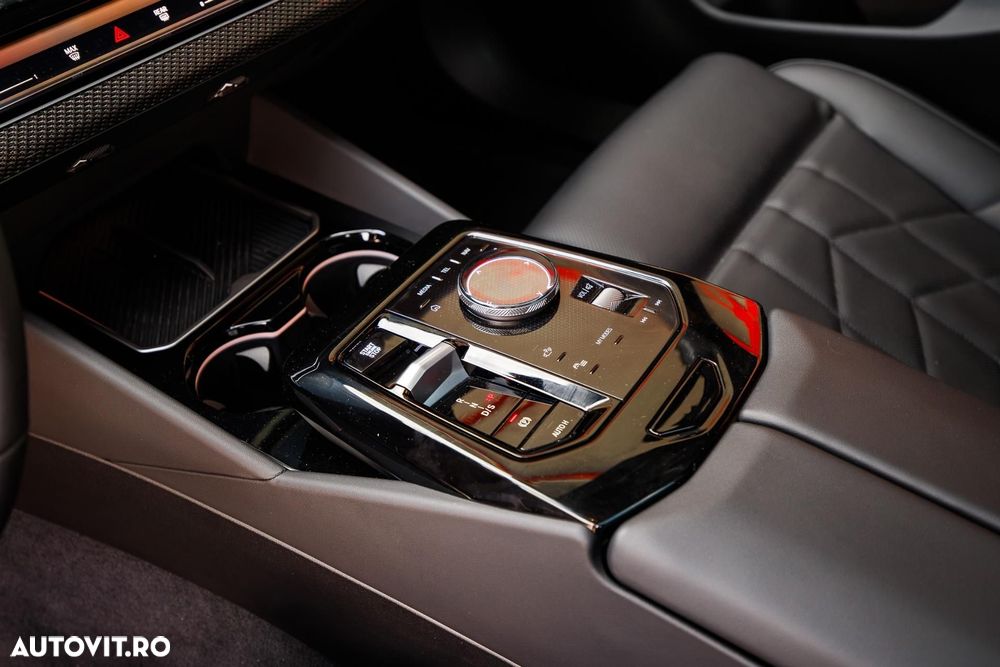 BMW Seria 5 520i AT MHEV - 29