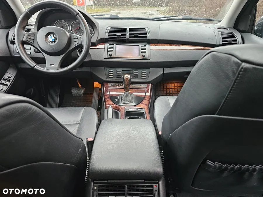 BMW X5 4.4i - 10
