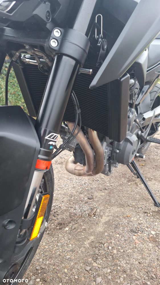 KTM DUKE 890 - 25