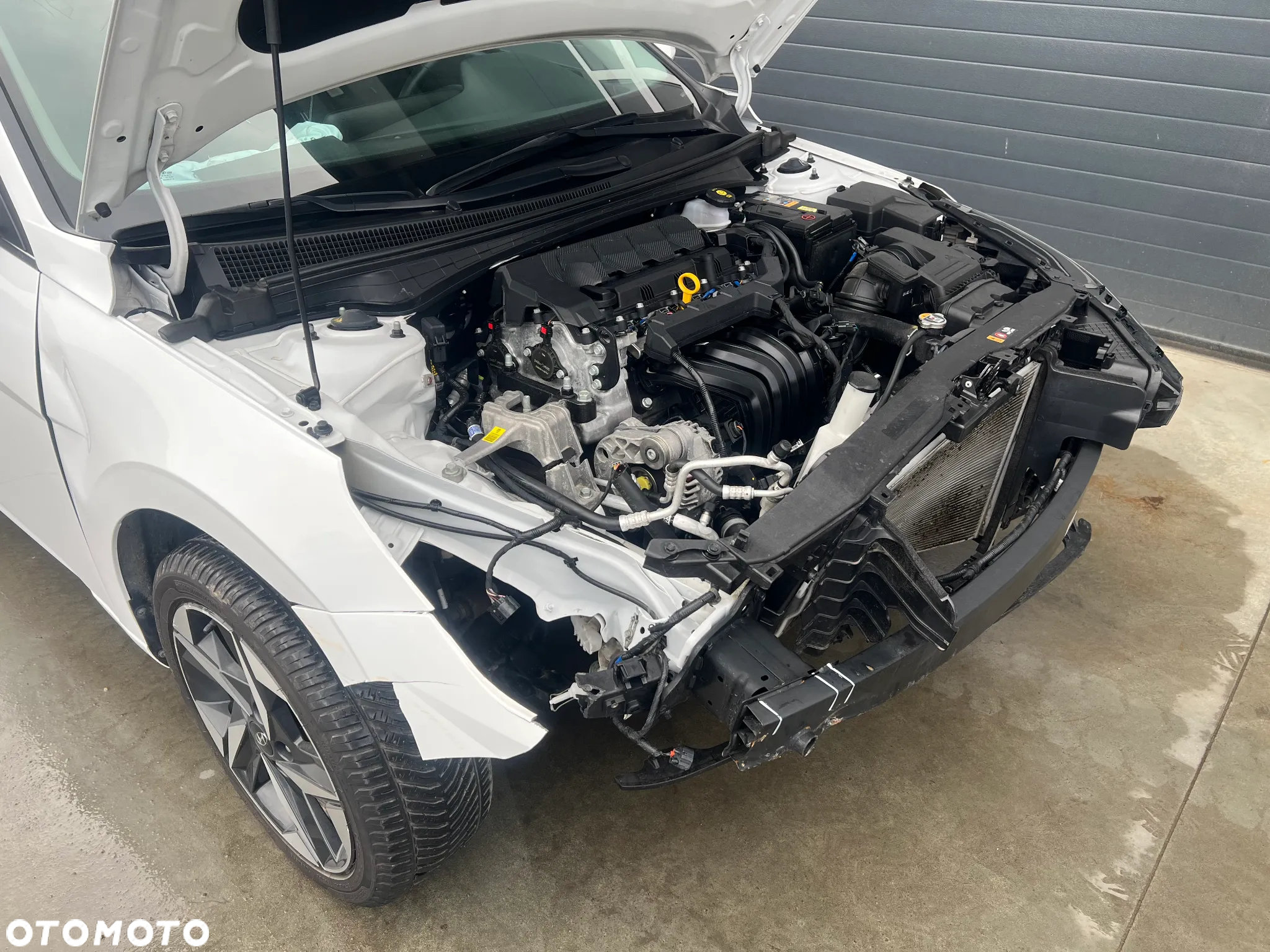 Hyundai Elantra 1.6 Smart - 22