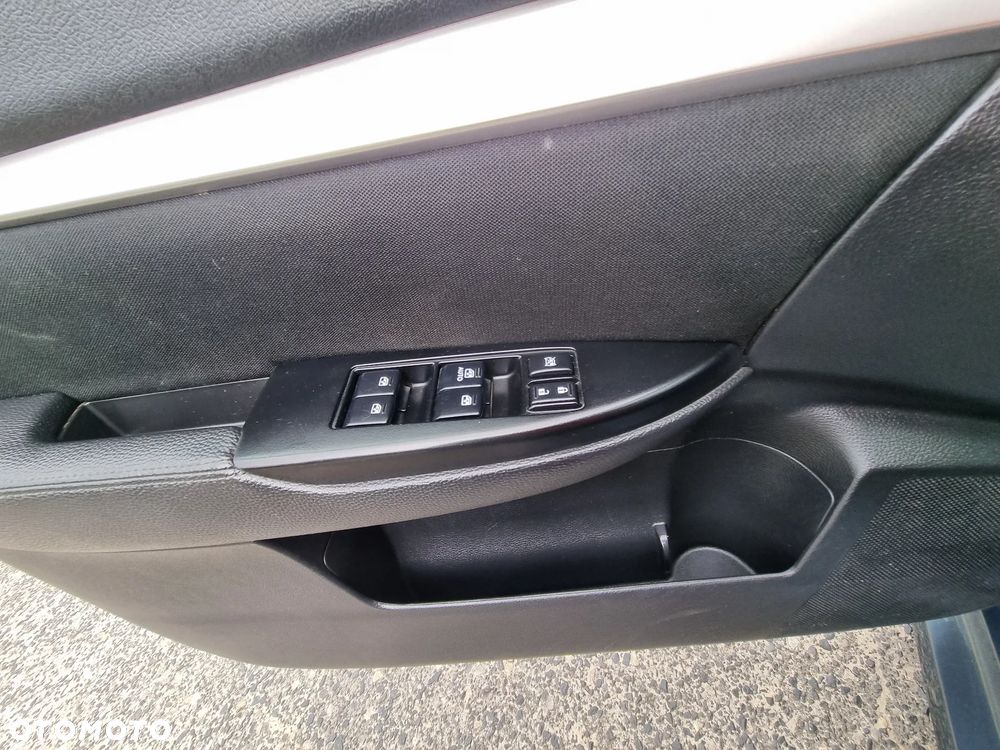 Subaru Legacy - 24